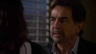 David Rossi dcouvre qu'il a une fille qui se prnomme Joy.