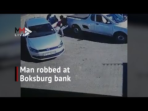 Armed robbers get away with R25,000