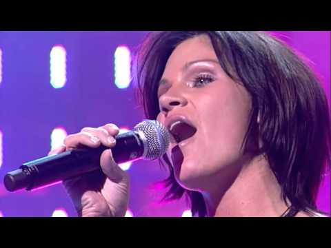 Ellen singing "Je Hoeft Niet Naar Huis Vannacht" by Marco Borsato - Liveshow 8 - Idols season 3