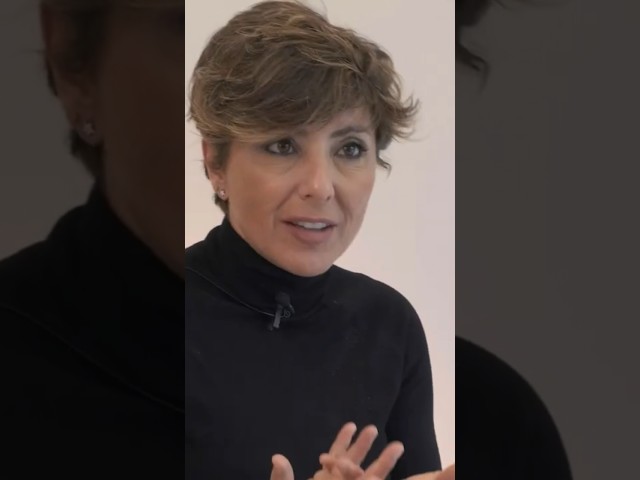 Vídeo relacionado con Las hijas de la criada: Premio Planeta 2023. Edición limitada a precio especial (Colección Especial)