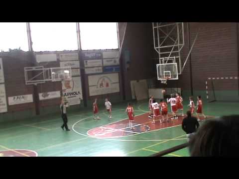 Triple Sergi Soler 2  al partit Salle Manresa B - CBiUM Manresa Mini Blanc. Febrer 2011