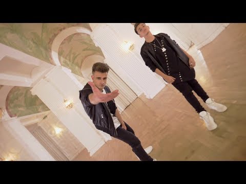 Adexe y Nau - Baila Conmigo | Dança Comigo (Videoclip Oficial)