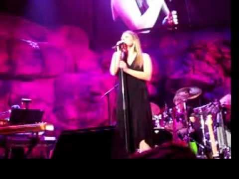 Classic Albums Live's Jenn Kee performs Great Gig in the Sky