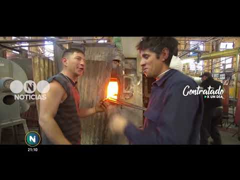 Roberto Funes Ugarte #HiredForOneDay at a glass factory