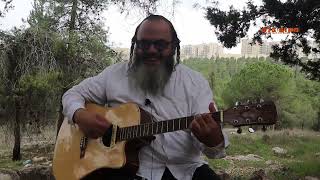 על שפת הנהר:"יש בשורה תאמין רק לטוב שבך ותראה רק אותו ואל תראה את הרע"...  "יונתן שחר" פרק 4