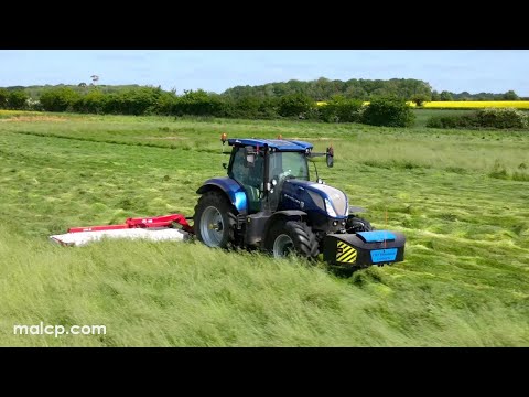 4k Hay Harvest 2023 - New Holland T7.225 Blue Power & Lely Splendimo 320 M mower in Suffolk