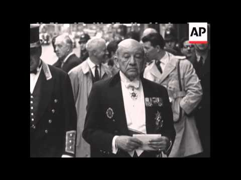 GREEKS - LONDON  - NO SOUND