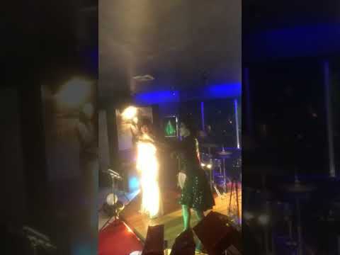 angel fla feat cici putri ayu as dewi persik feat inul daratista. - goyang inul