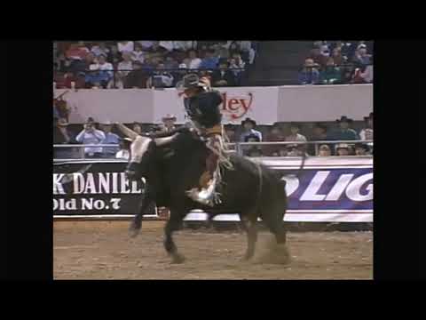 Troy Dunn vs Teacher's Pet - 96 PBR Billings (87 pts)