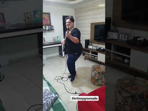 JÚNIOR GROOVADOR GROOVANDO BRITNEY SPEARS