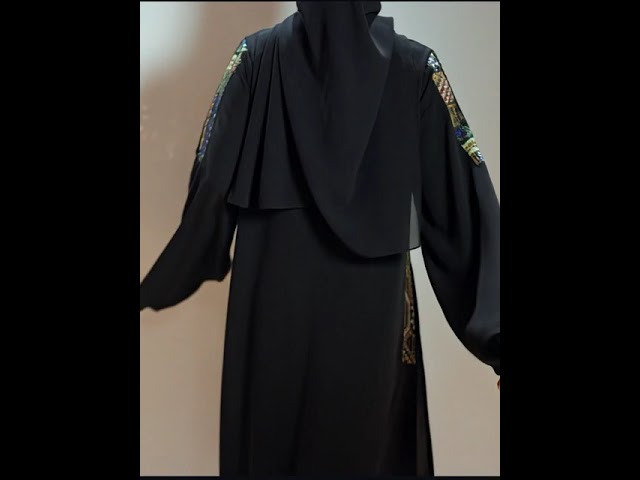 عباية كريب ملكي ياباني بتصميم كسرات على الاكمام وا...