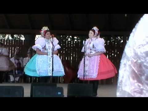 Jana Otáhalová a Katka Bízová - Brodil Jano koně