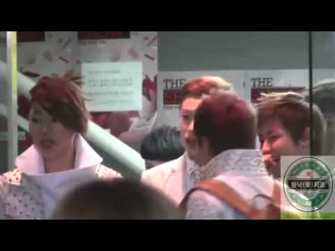 [FANCAM] Block B #5 ZICO-B-Bomb focus - In the car After MTV The Show Recording 11.04.26