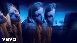 Emma Bale - Curaçao (Still)