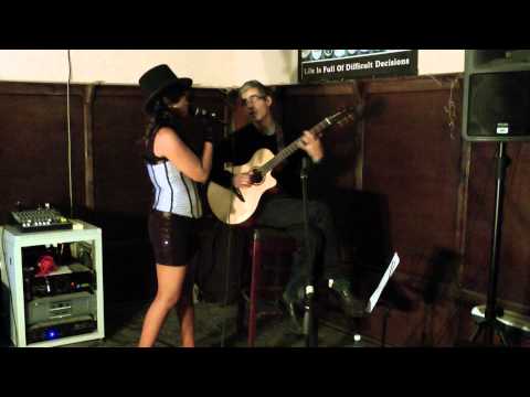 Elisete accompanied by Ron Laor - Saudade fez um samba