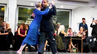 Romance de Barrio (Troilo) Paola Tacchetti y sus bailarines. Milonga Gente Amiga 19abr25 (1/2)