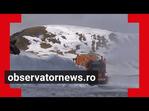 1 Mai vine cu zăpadă de doi metri pe Transalpina, cea mai spectaculoasă şosea din ţară