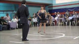 LORENA ERMOCIDA & FABIAN PERALTA bailando el tango INDIO MANSO en la milonga EL PISOTON