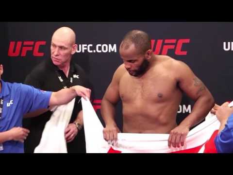 CORMIER CAUGHT CHEATING AT UFC 210 WEIGH IN