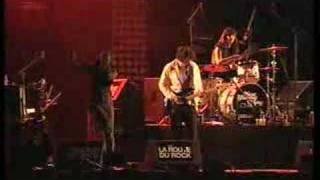 New Young Pony Club - Hiding On The Staircase (Live at La Route du Rock 2007)