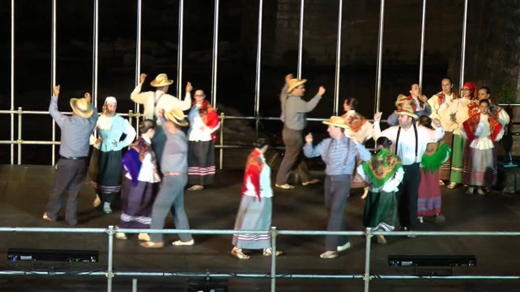 Portuguese folk dance from Azores: Ó Bela Tirana