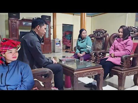 Khanh's mother wants Hoang to be with the girl who helped him and stay away from Khanh