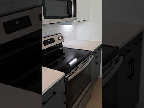 Oak Point Kitchen, Living, Dining Rooms