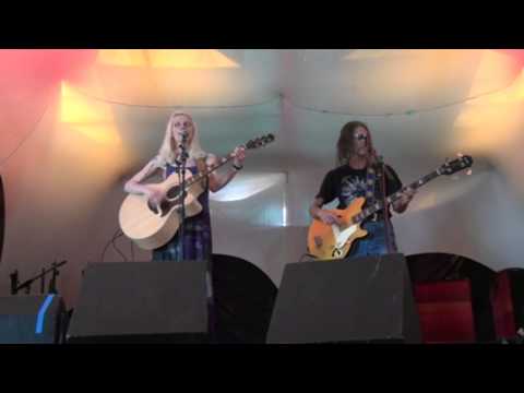 Anthea Neads & Andrew Prince - This Is The Life - Small World Solar Stage