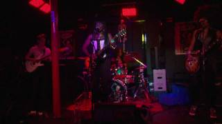 Cherry Brakewells perform 