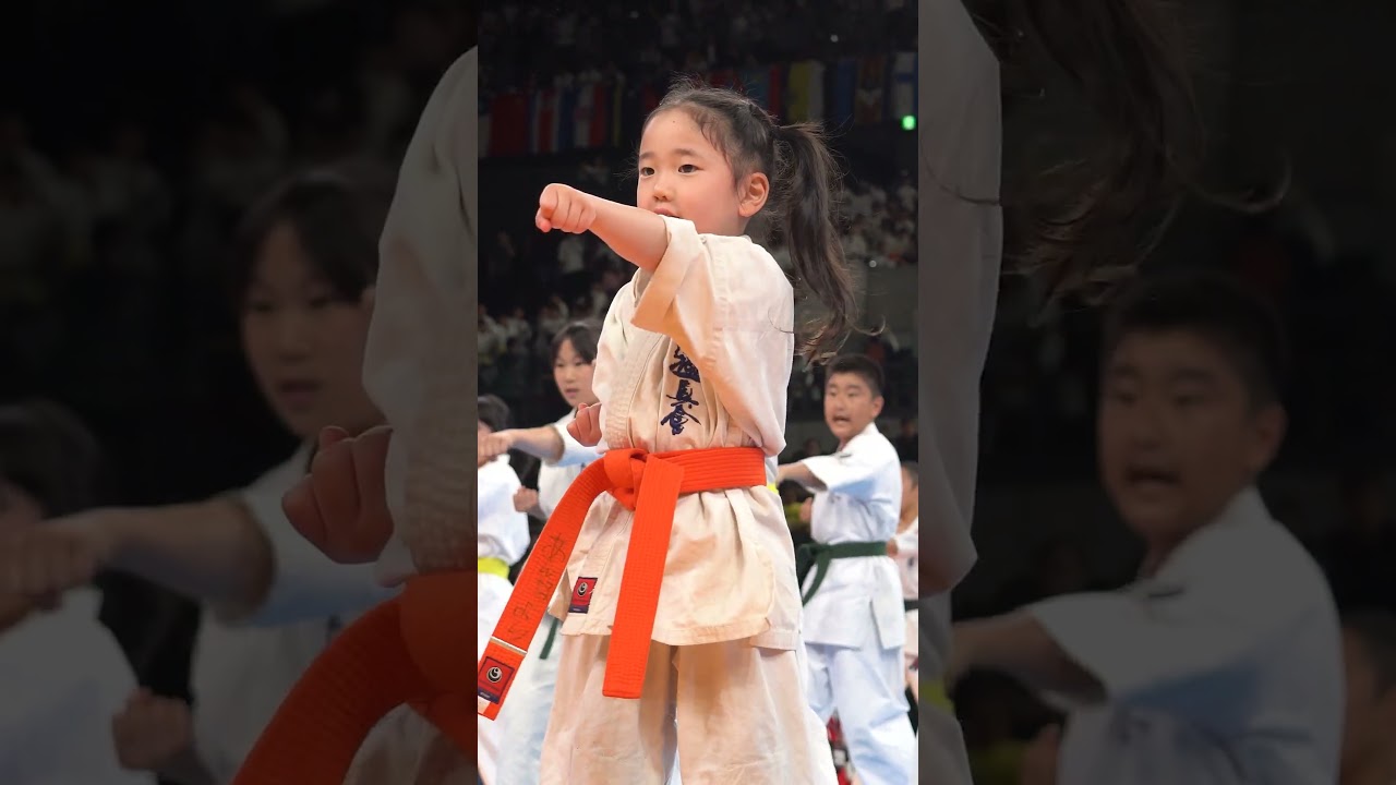 👊正拳突き‼️ 空手少女が可愛すぎる😍！#ミニモン #minimon #shorts