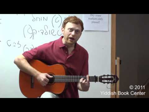 A shmek yidish—Tumbalalayke - Hear the students sing!