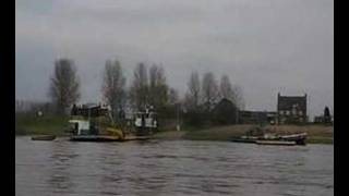 preview picture of video 'Veerpont Doornenburg - Pannerden in de vaart'