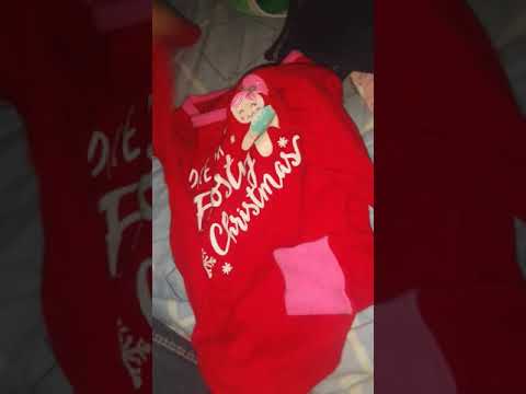 mostrando la ropa de mi bebé rebo😁