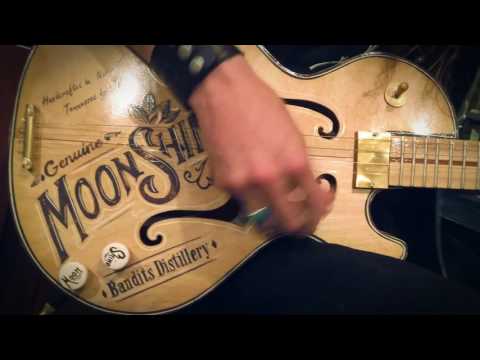 BOOTLEG TURN | Moonshine Guitar