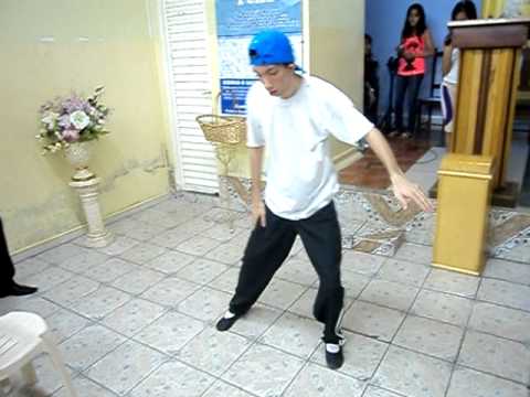 Quadrangular Vera Cruz....Gabriel dançando....15-04-2011. .......