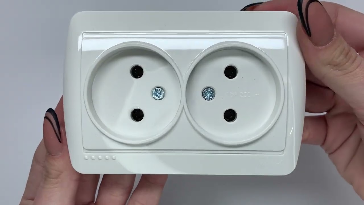 Розетка накладная двойная б/з LEZARD Demet белая IP20 711-0200-128