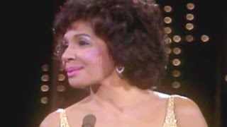 New York State Of Mind / SOLITAIRE  -  Shirley Bassey (1982 TV Special)