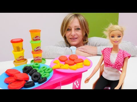 Spielspaß mit Barbie - Wir machen Frühstück - Spielzeugvideo mit PlayDoh Knete
