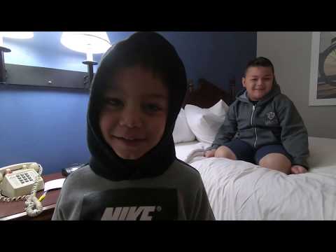 Room Tour: Days Inn by Wyndham Show Low #417 | The Doan Bros.