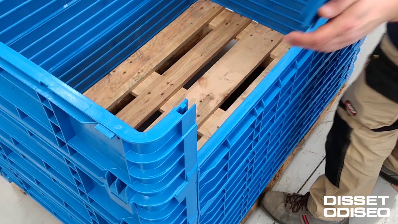 Grandes contenedores plásticos con collarines desmontables