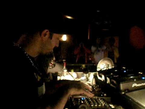 Alive Goes Booty call with Jack Beats- mars(jack beats remix) @ D! Club 31 oct 2009 P/1