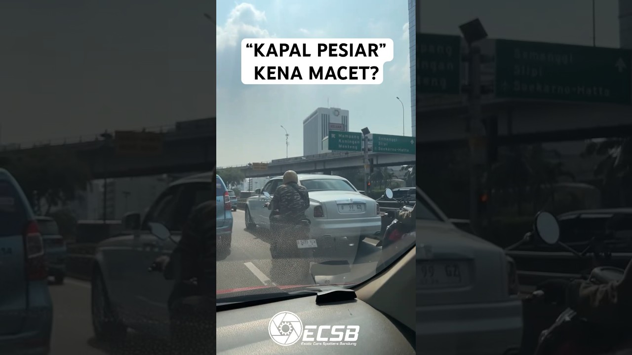 “CRUISE SHIP” GETTING STUCK IN JAKARTA ROAD! 😱😱 (Rolls-Royce Phantom Indonesia) #exoticcarsbandung