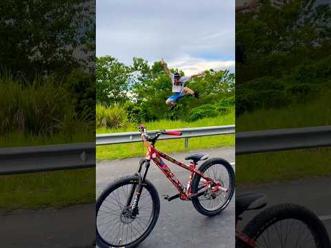 Me pego los cuernos😈 #bikelife #stuntbike #shortvideo #supcribete #videoviral
