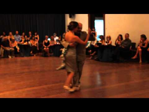 RICARDO VIQUEIRA E MARIA PLAZAOLA NA MILONGA DE LOS MAESTROS - 1/4