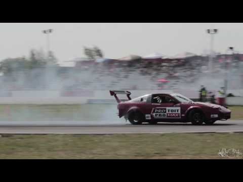 Youri Levesque Leading Alex Gosselin - Formula Drift Canada World 2015