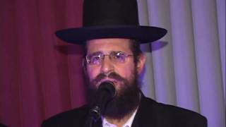 ישראל ורדיגר עם מקהלת מזמרים שרים "וניקיסי דום"