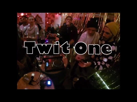 Hansi's Room /// Twit One