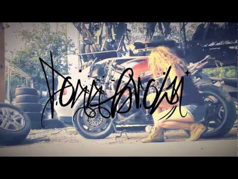 Pitufo Loko Feat Dogg Brown - En Mi Zona (Videoclip)