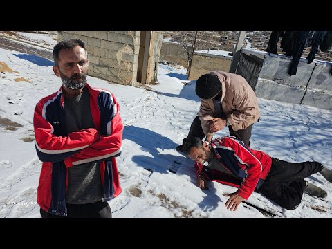 Wild Man's heavy snow:It destroyed the roof of Mustafa's house and suffocated him under the snow