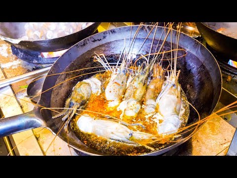 OMG Sri Lankan Seafood at MINISTRY OF CRAB! | Food Tour in Colombo, Sri Lanka!